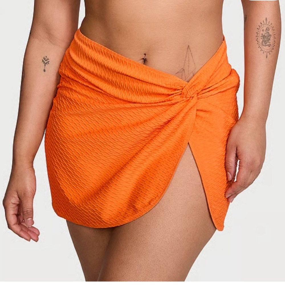 VICTORIA’S SECRET SWIM ORANGE MINI SARONG, SWIM COVER-UP Medium-Large NEW!!